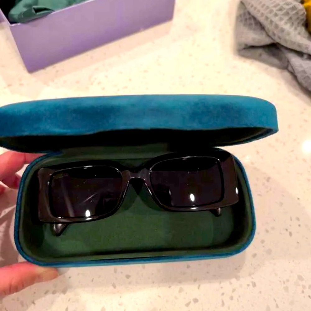 gucci sunglass GG1325S